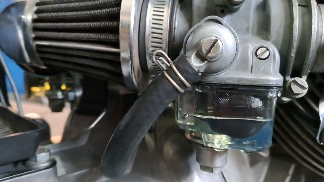 Moto Guzzi V 1000 carburator with float chamber transparent