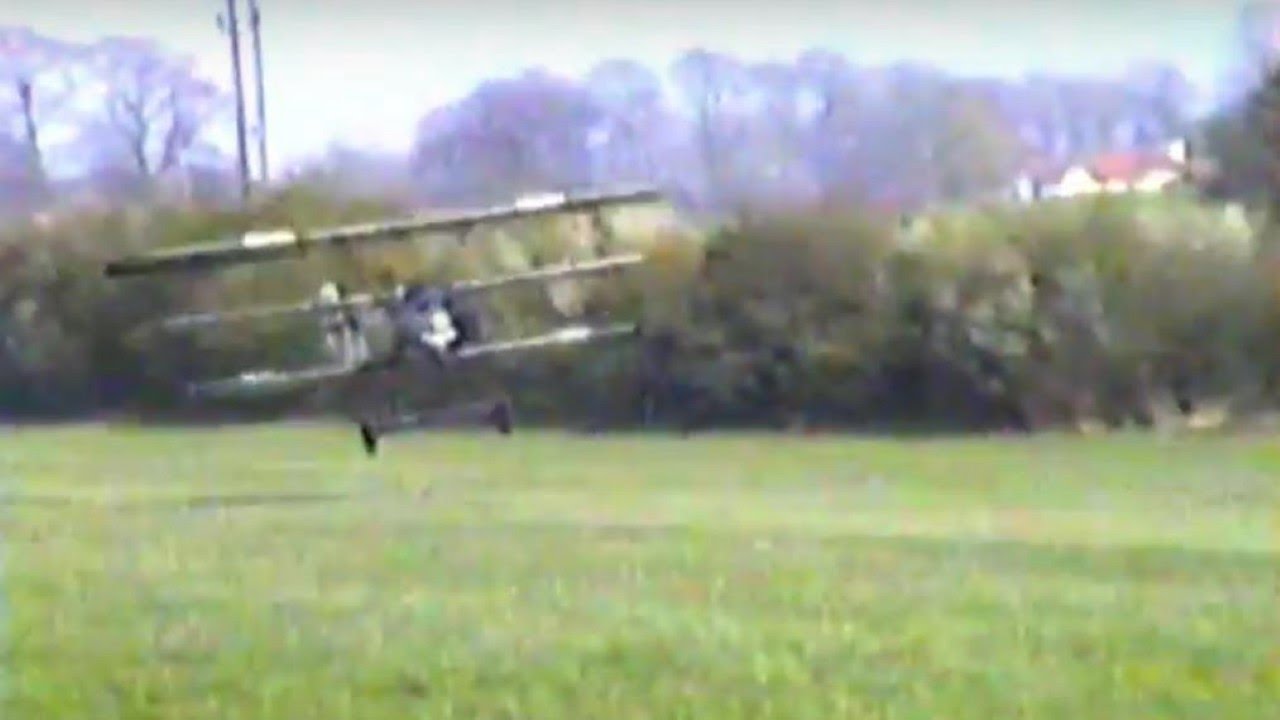 WW1 Fokker DR1 Triplane Lands in Field