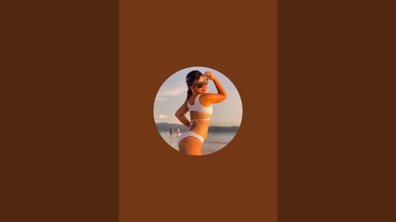 Weekend relax Gorgeous Jenn is live!