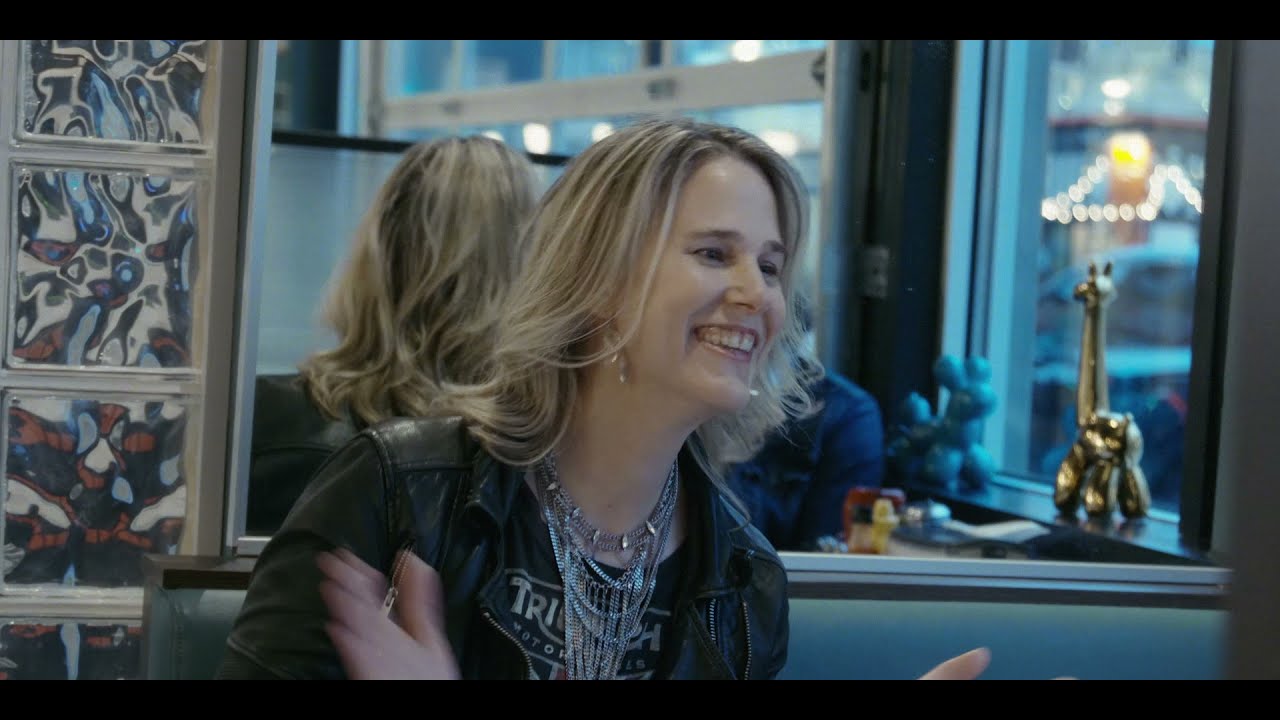 Lynne Hanson | Hip Like Cohen (Official Video)