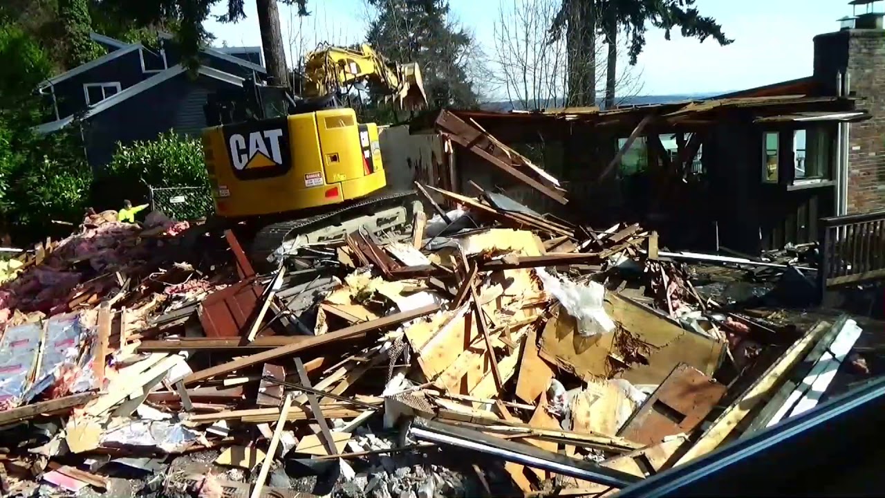 House Demolition Timelapse in 3 min