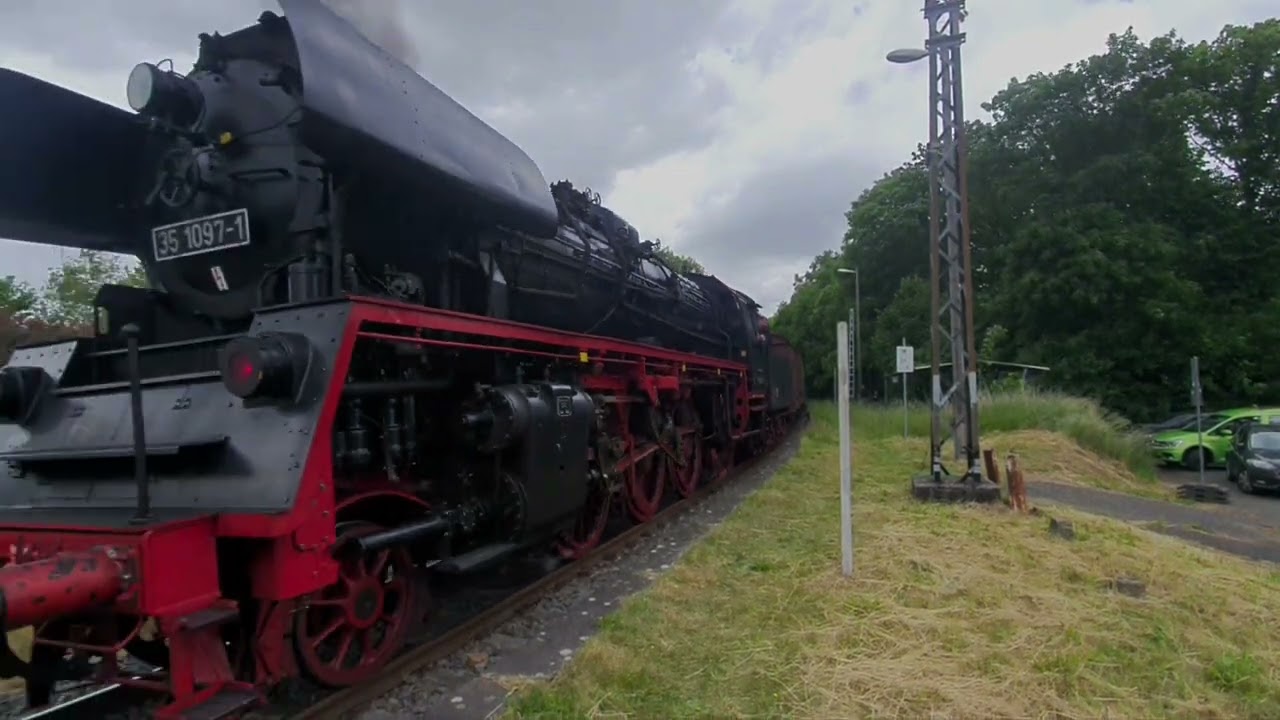 unterwegs mit Dampflok BR 35 1097-1 und BR 106 886-5 auf der Strecke Beucha - Trebsen am 28.05.2022