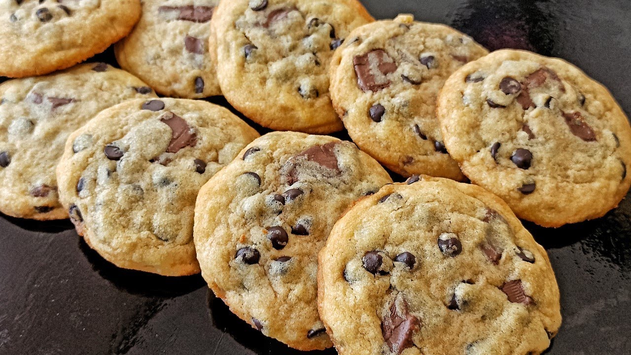 DIŞI KITIR İÇİ SAKIZ GİBİ KURABİYE🍪 Chocolate Chip Cookies - Bol Çikolatalı Amerikan Cookie Tarifi😋