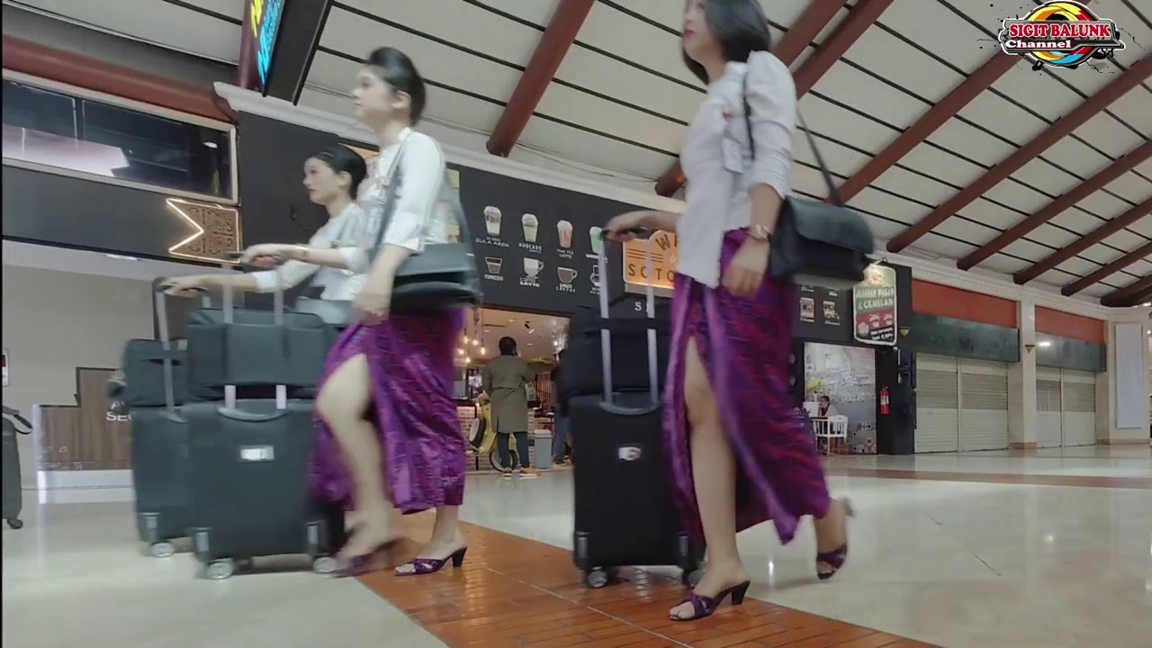 KEREN....!!!  Cara Jalan Pramugari Batik Air di bandara Soekarno Hatta Jakarta