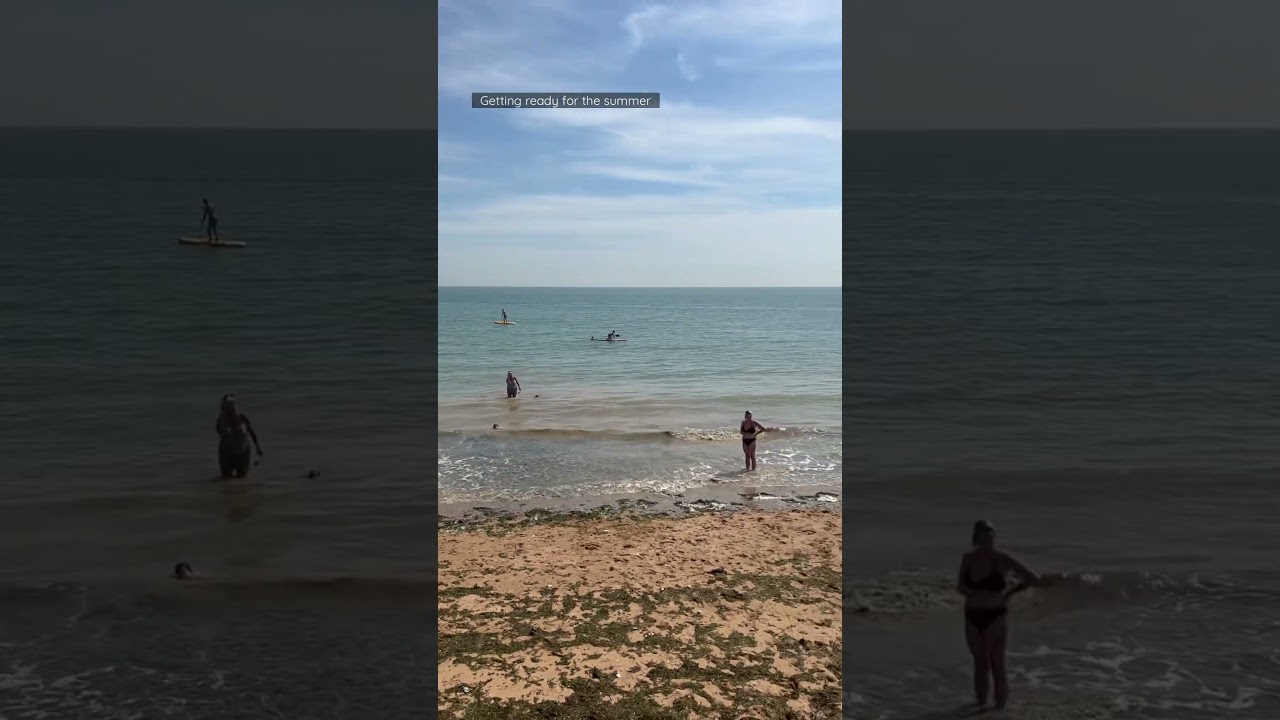 Dover Beach: Enjoying the View of the White Cliffs in the UK 🇬🇧 | #Shorts