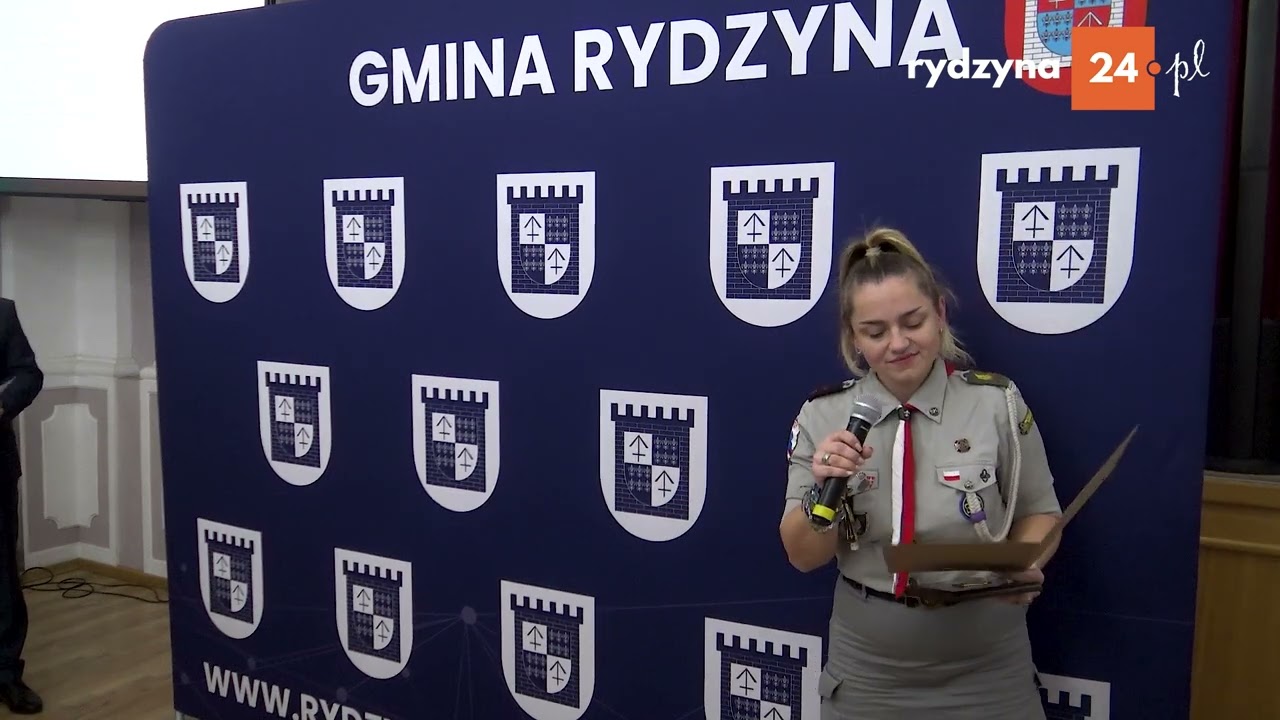 Szkoła Podstawowa w Dąbczu wyr&oacute;żniona Złotą Odznaką Ruchu Przyjaci&oacute;ł Harcerstwa