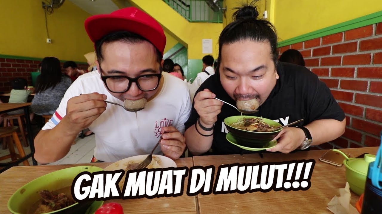 WOW!!! UKURAN BAKSO NYA SEGEDE BOLA TENIS!!! FT. EDHO ZELL
