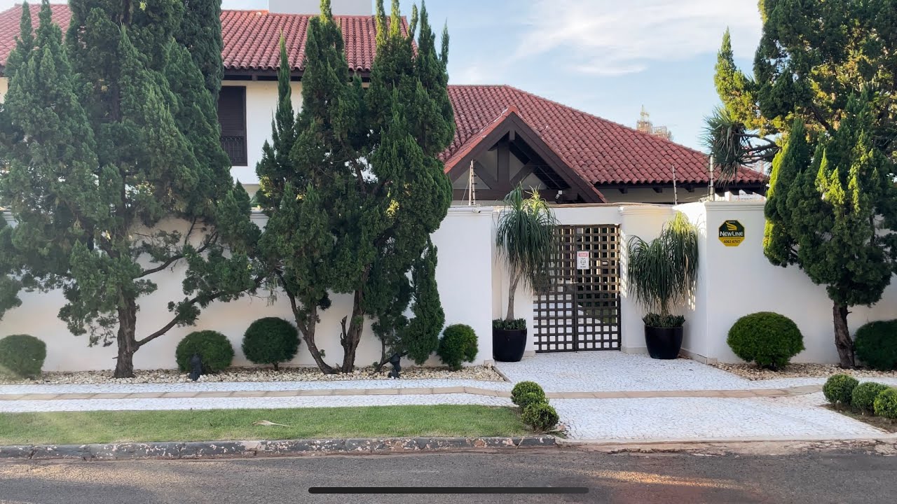 Sobrado de esquina com 6 suites