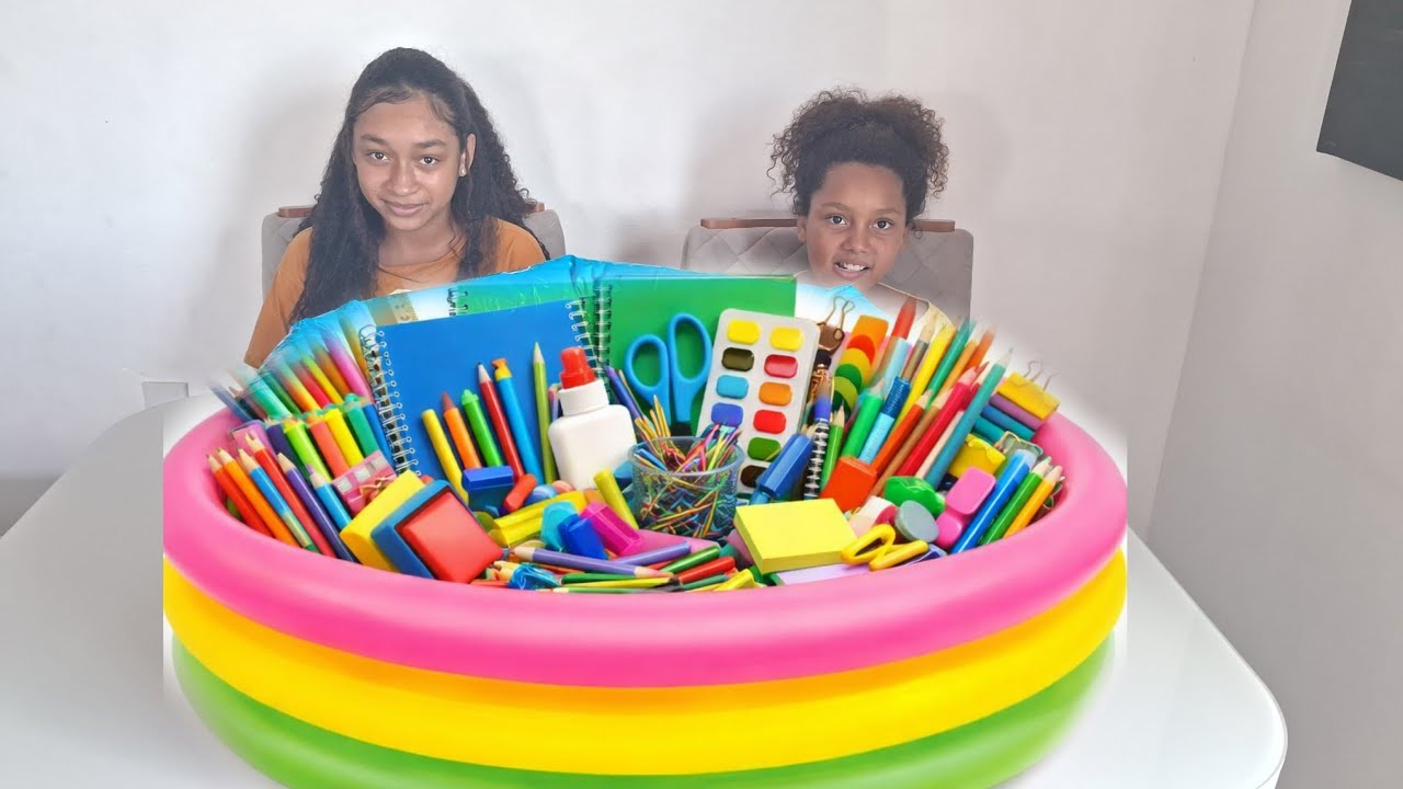 PISCINA DE MATERIAL ESCOLAR!! QUEM FEZ O MELHOR ESTOJO