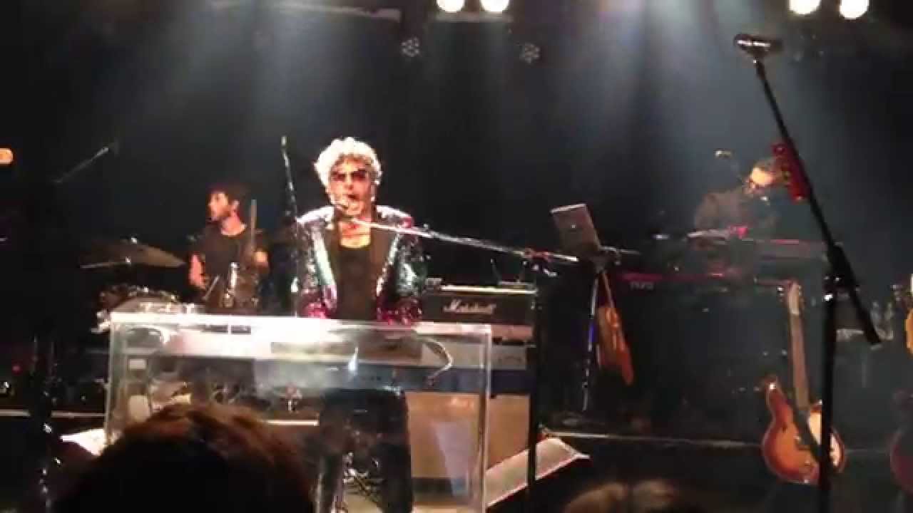Necesito tu Amor (Cover Charly Garcia) - Fito Páez en La Trastienda