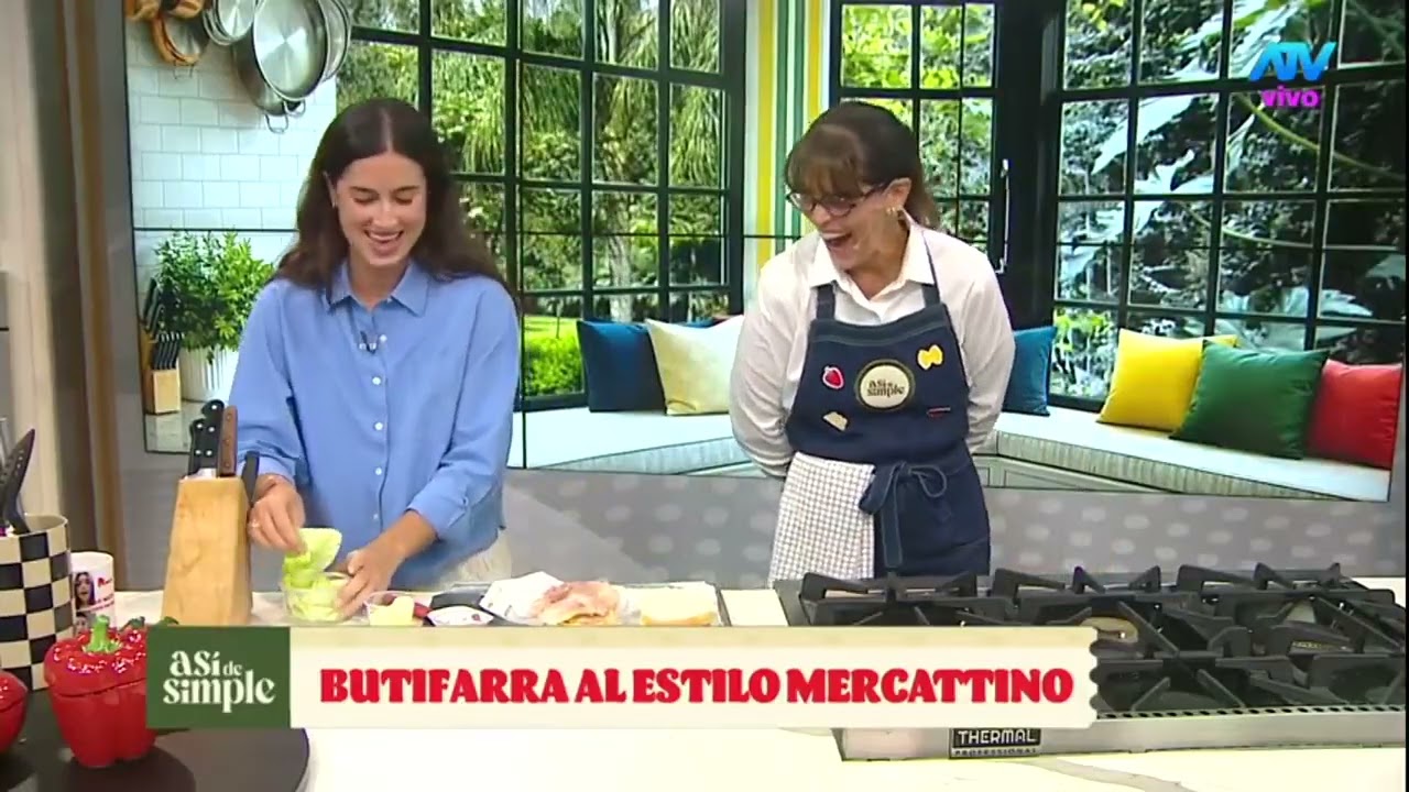 Así se arma una buena butifarra… con bastante jamón y su salsita criolla como debe ser