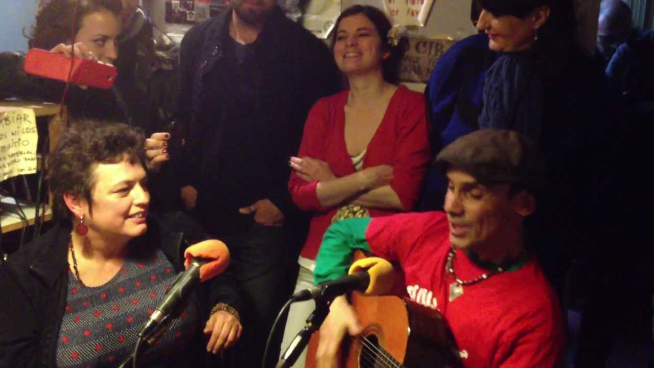 Manu Chao (acústico) - Clandestino 13/03/2013 Barcelona