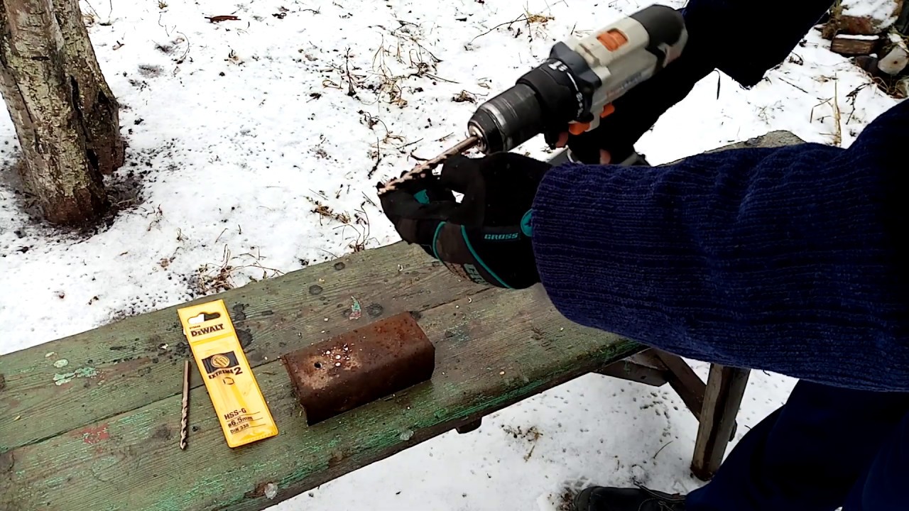 Сверлим DeWALT EXTREME2