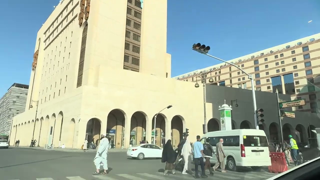 افتتاح جزئي لطريق الملك عبد العزيز الموصل إلى المسجد النبوي الشريف من شرق #المدينة_المنورة