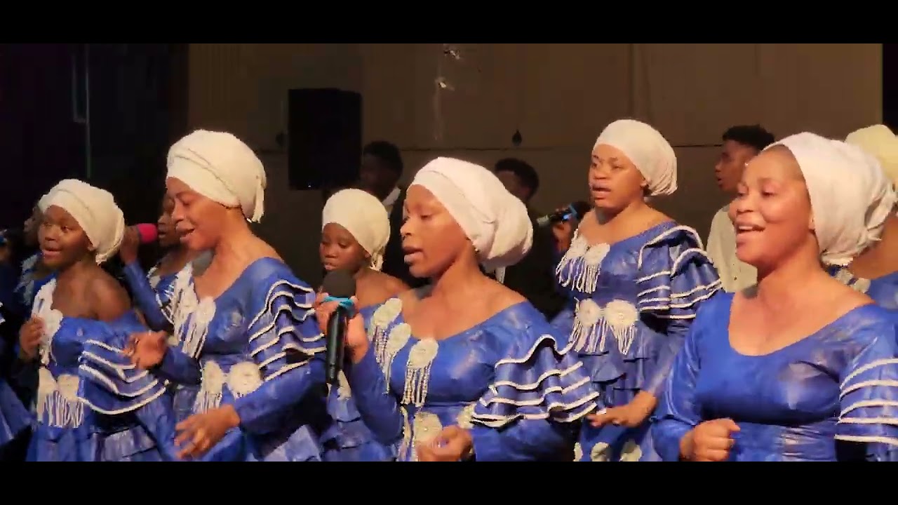EBENEZA CHOIR [ DALAS] ikiimba wimbo wa 2 kwenye mkutano wapasaka pa MO