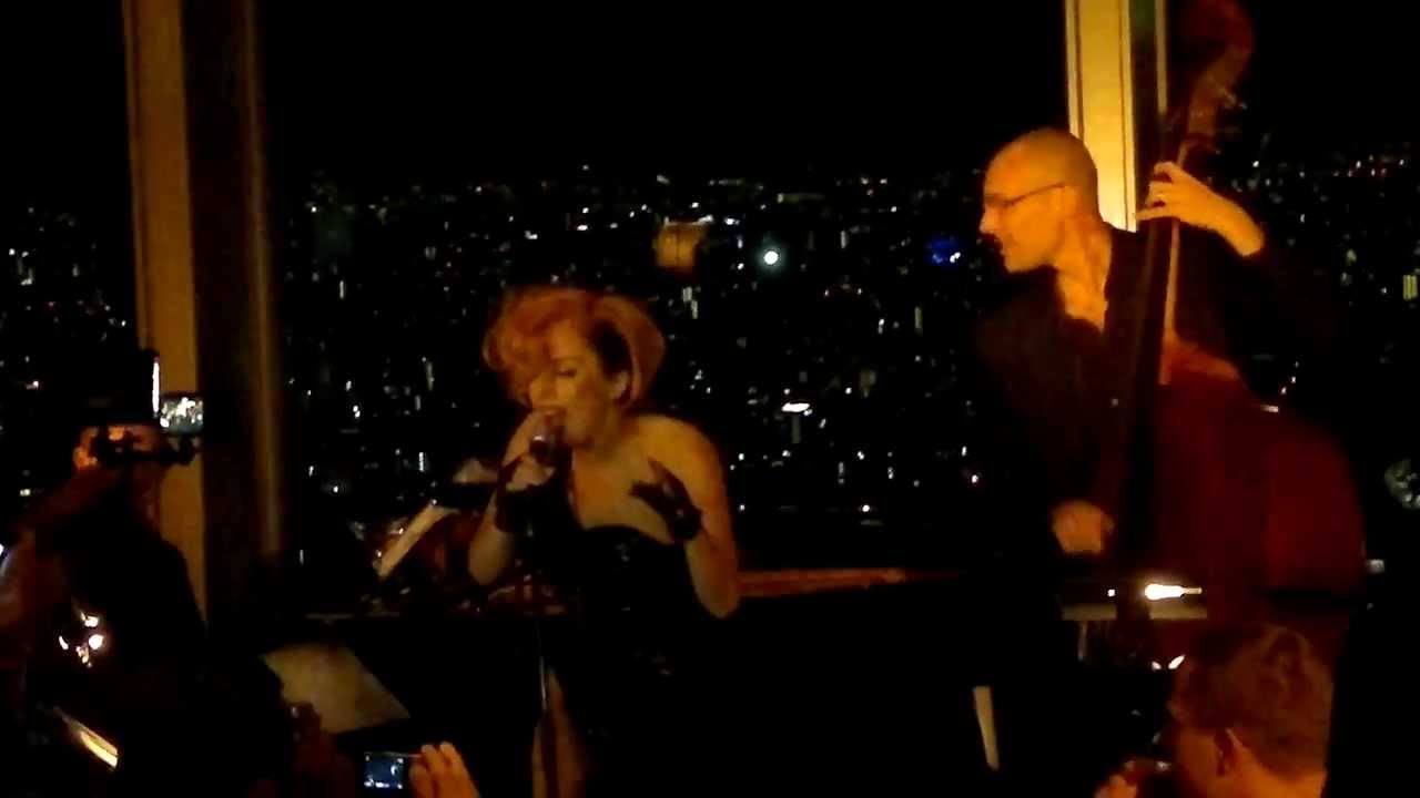 LADY GAGA SINGS JAZZ AT DELFINA OLIVER'S SHOW! LADY GAGA CANTA JAZZ EN EL SHOW DE DELFINA OLIVER!