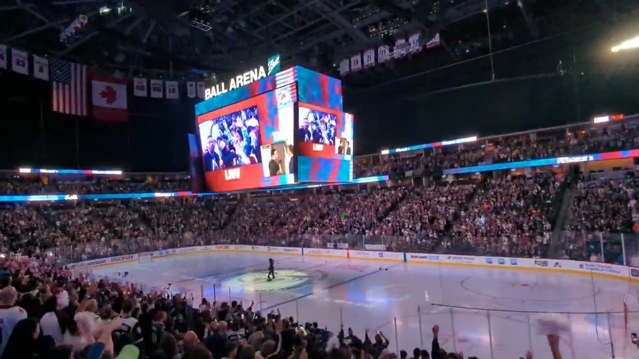 Colorado Avalanche fans sing 
