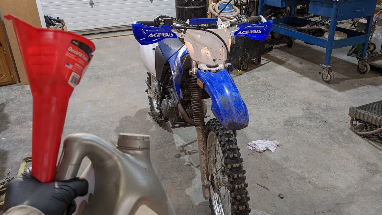 Замена масла в Yamaha TTR 230