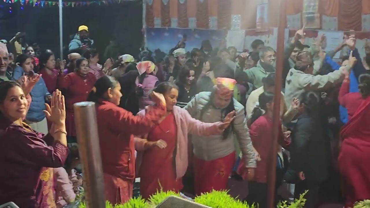 गोलढुंगा कार्यक्रम सबैले हेर्नुहोला ल है सबै नाचौ भजन मा 