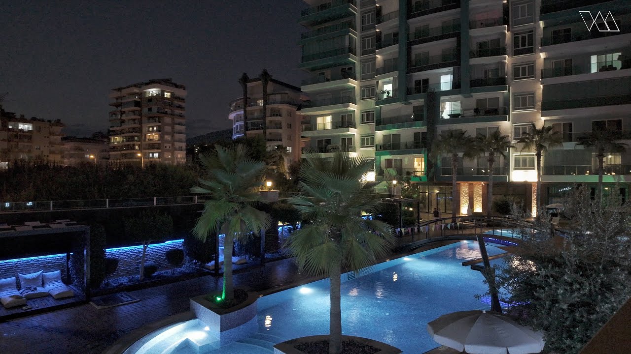 ALANYA / MAHMUTLAR — EVENING STROLL