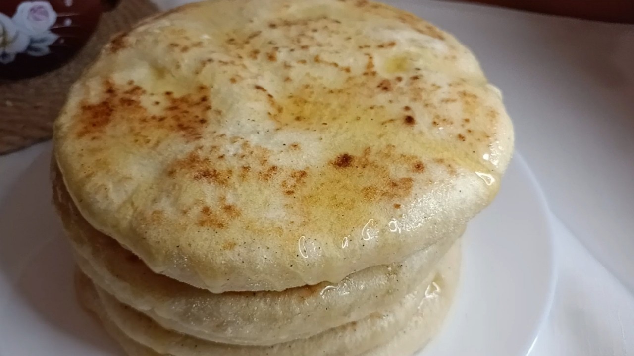 Batbout:  pane marocchino cotto in padella !  il pane più Morbido e soffice. #ASMR