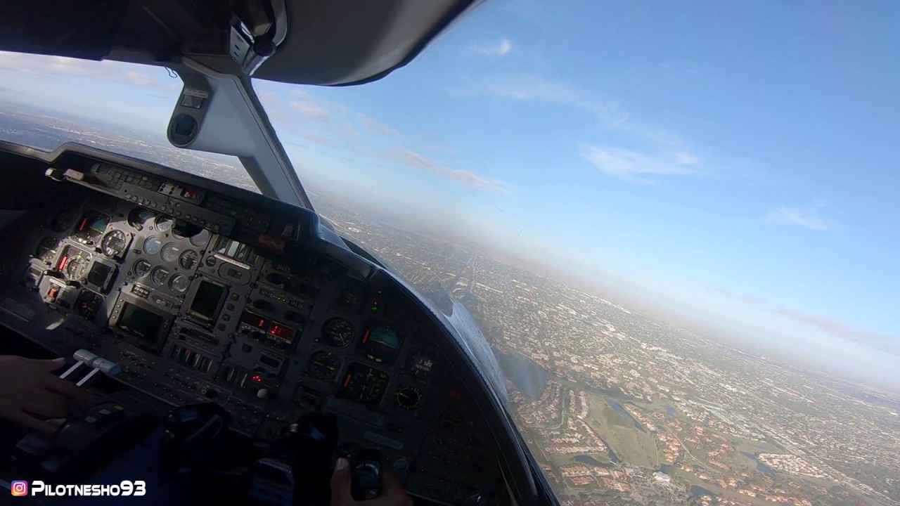 Learjet55 Landing Fort Lauderdale Executive "KFXE"