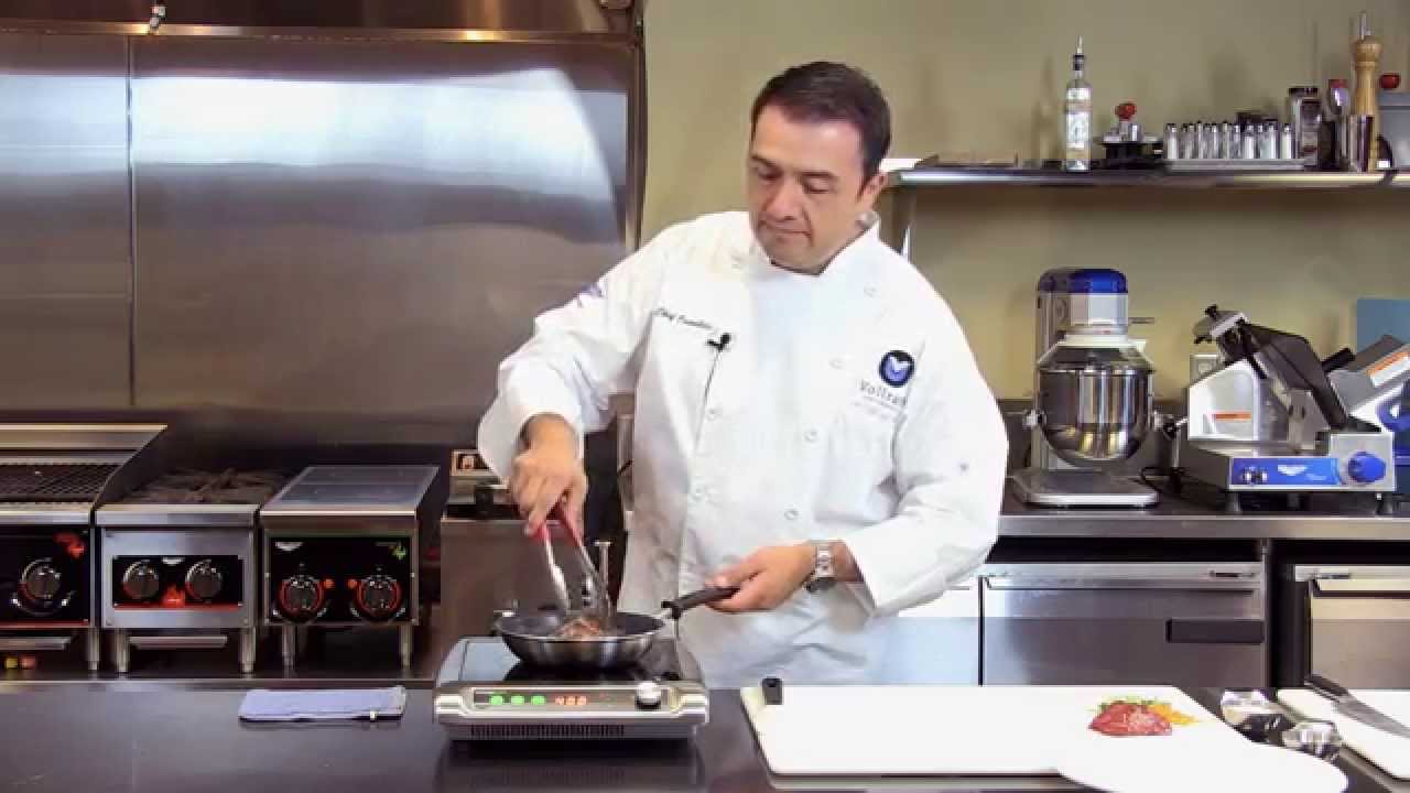 Cocinando con estufas de inducción Mirage® Pro