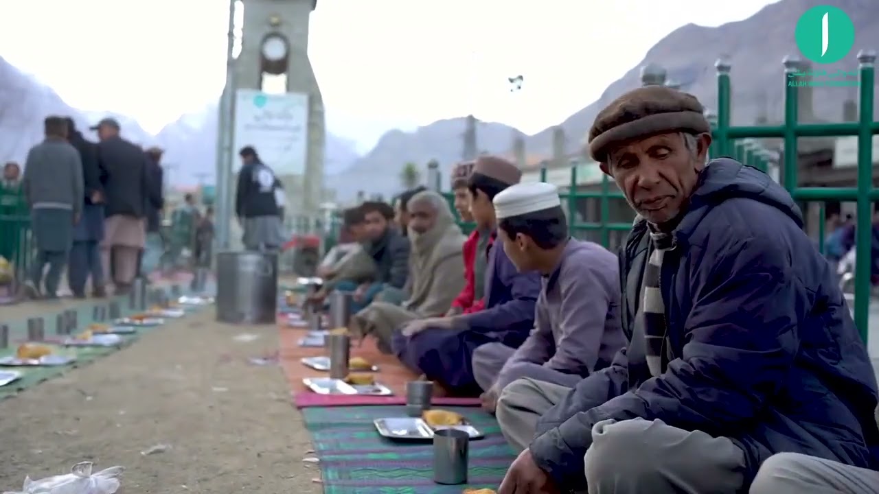اللہ والوں کے گلگت رمضان دسترخوان پر دوسری افطار کے مناظر۔
