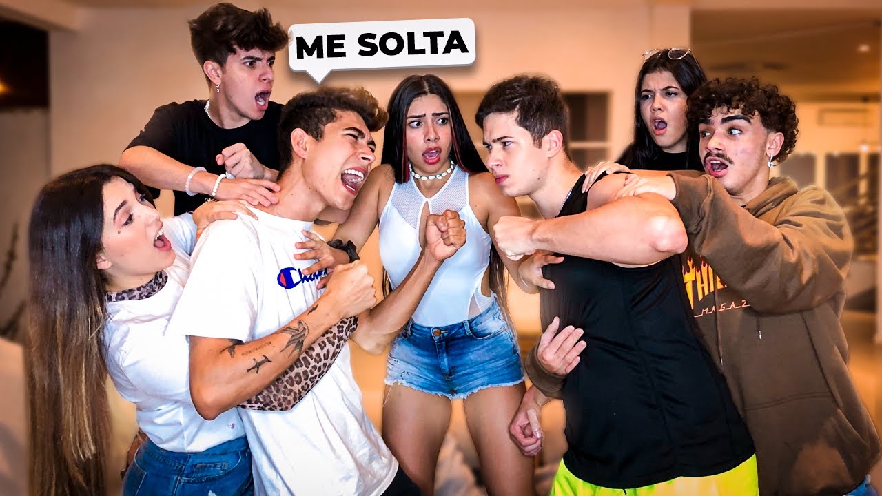DISCUTIMOS NA FRENTE DE TODOS NA MANSÃO!