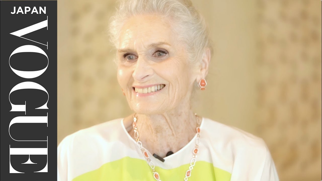88歳の世界最高齢モデル、ダフネ・セルフ－ 強くしなやかな美の秘訣が詰まったスーツケース。｜Inside My Suitcase