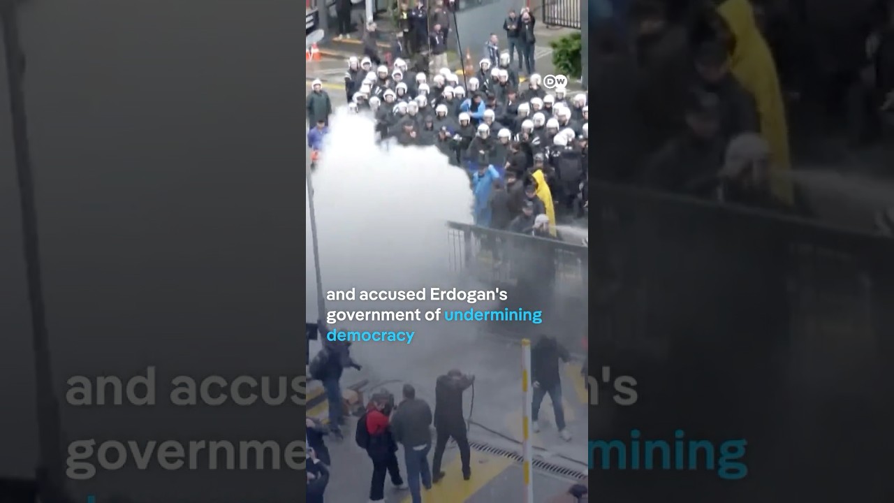 Turkish riot police storm opposition headquarters | DW News