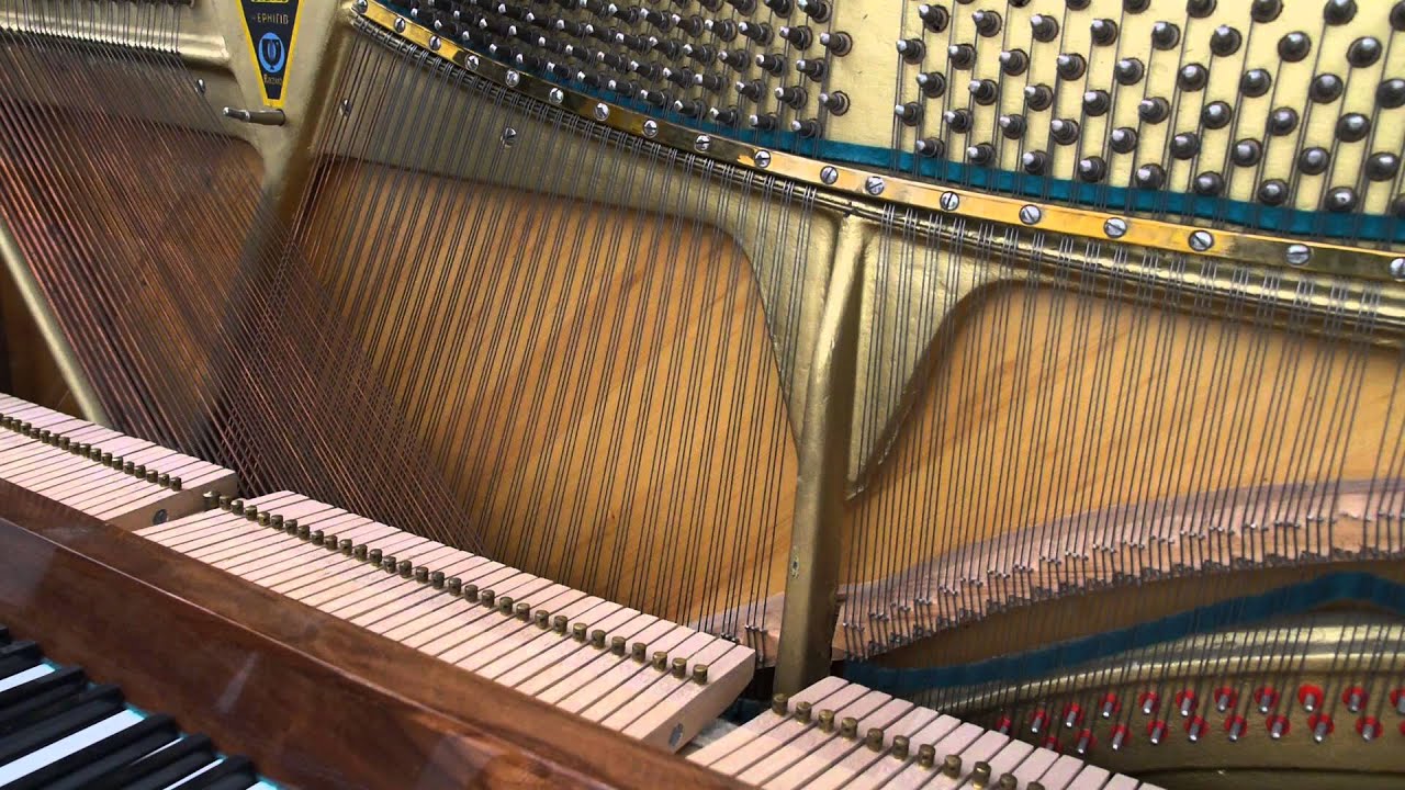 Piano Strings Resonance