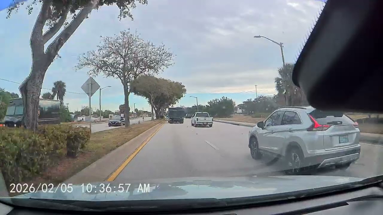 This Highway Moment Made Me Yell at My Screen