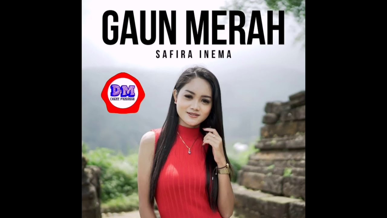 Safira Inema - Gaun Merah
