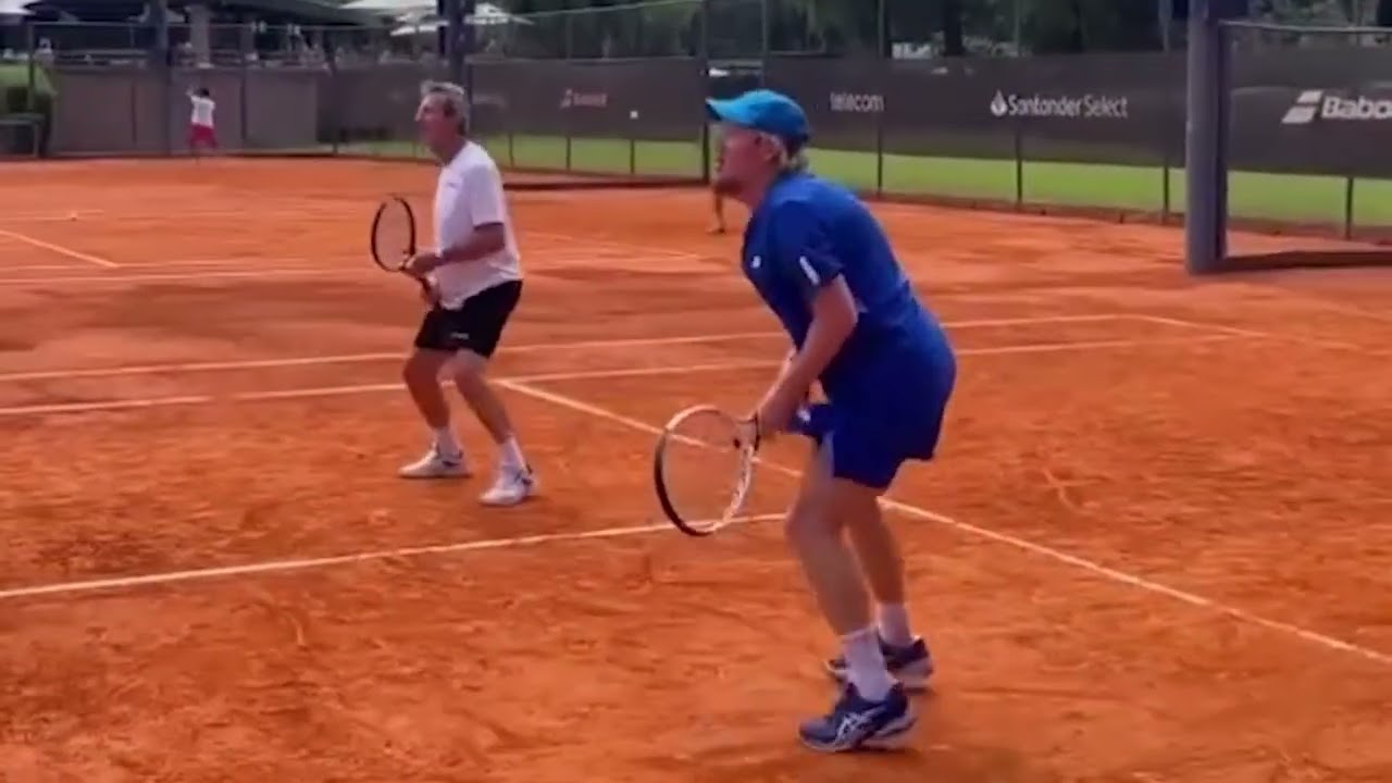 Iron Maiden - Adrian Smith and Dave Murray playing tennis (Bueno Aires - 01.12.2024)