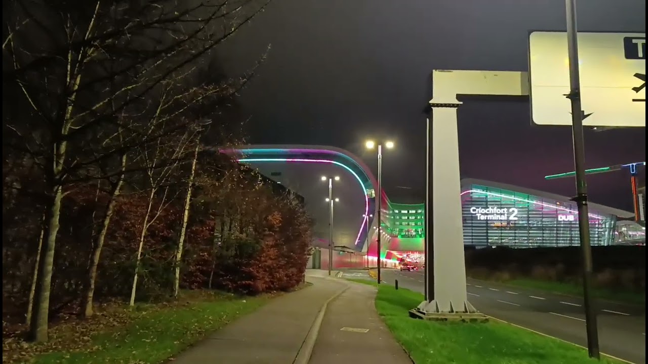 Аэропорт Дублин 2025 год новогодний