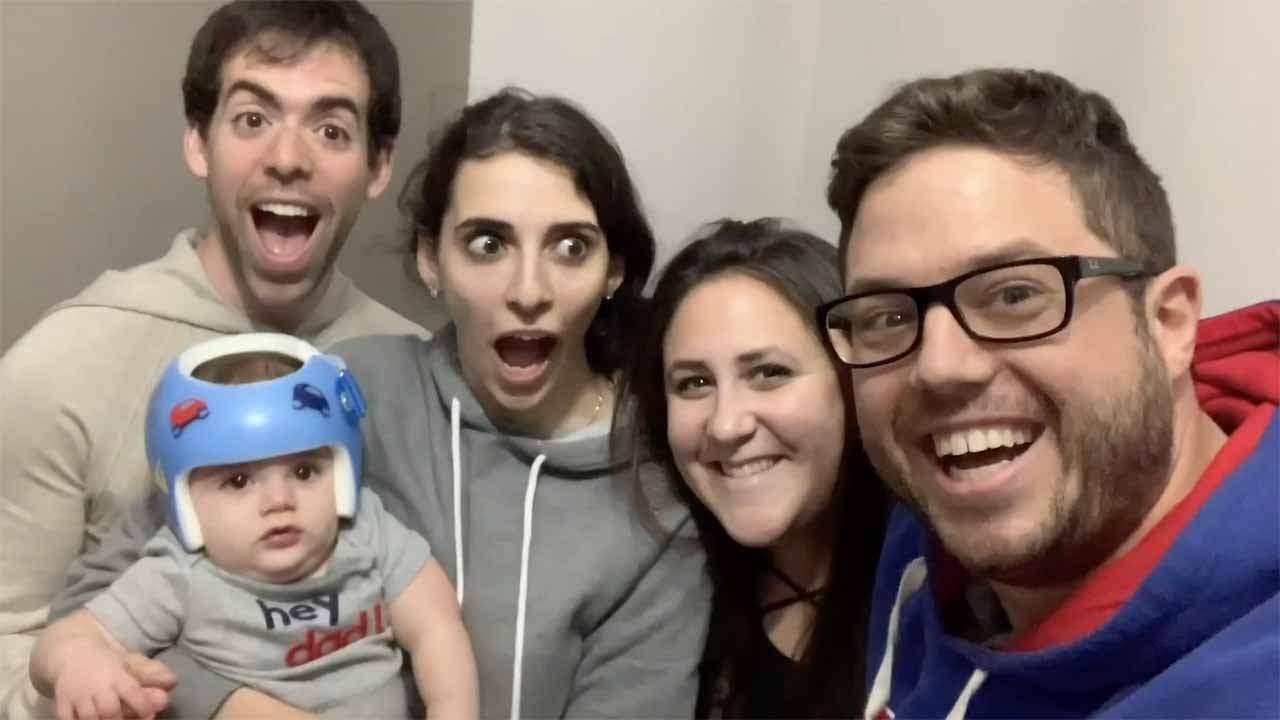 Couple Announce Pregnancy With Selfies