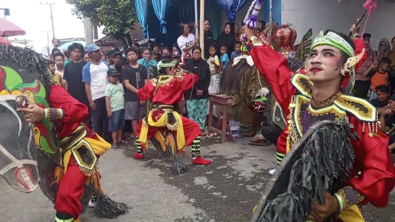 Aksi tari sampak'an wayang kucing jaranan KENCONO WUNGU 