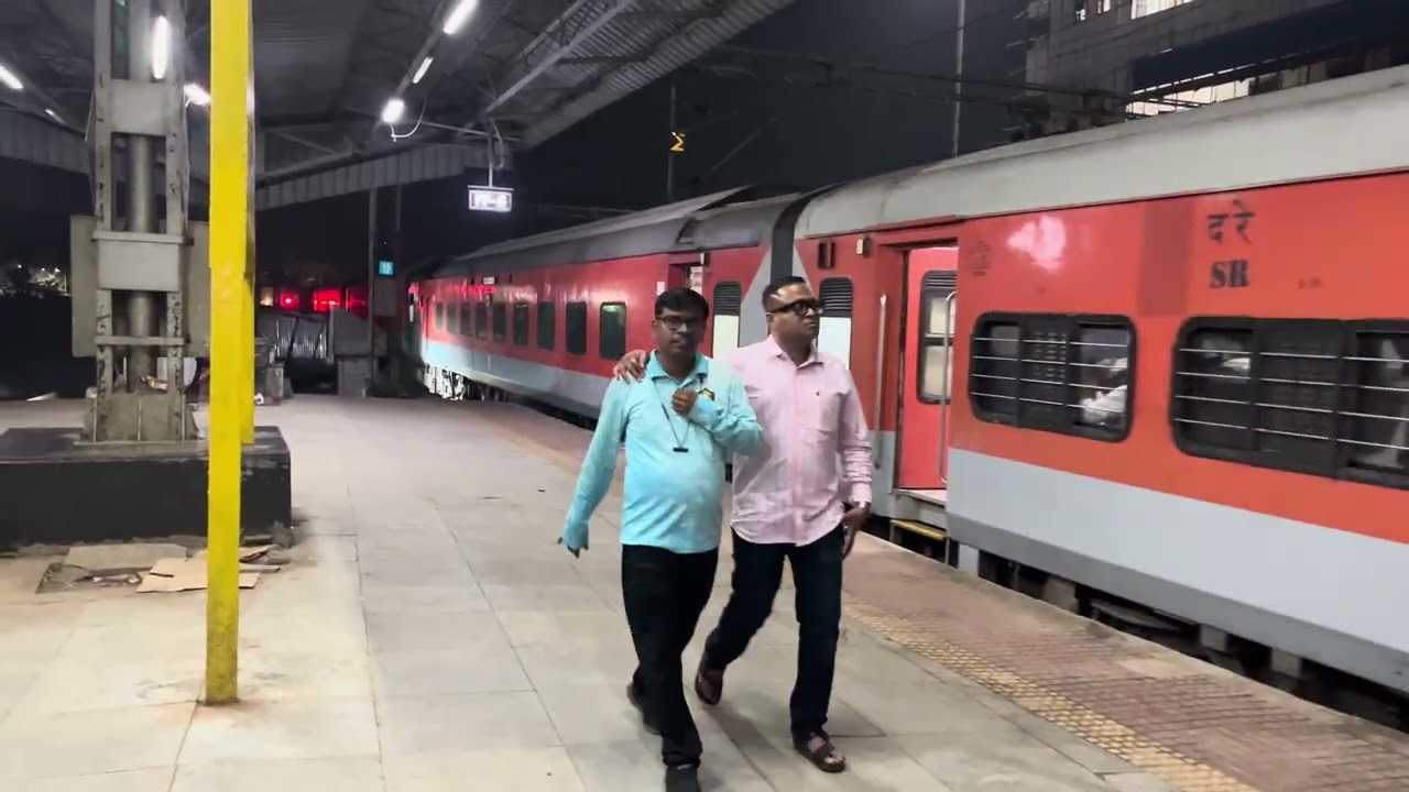 16337 Okha-ernakulam express smooth departure from panvel with wap 7 late night departure ⚡️