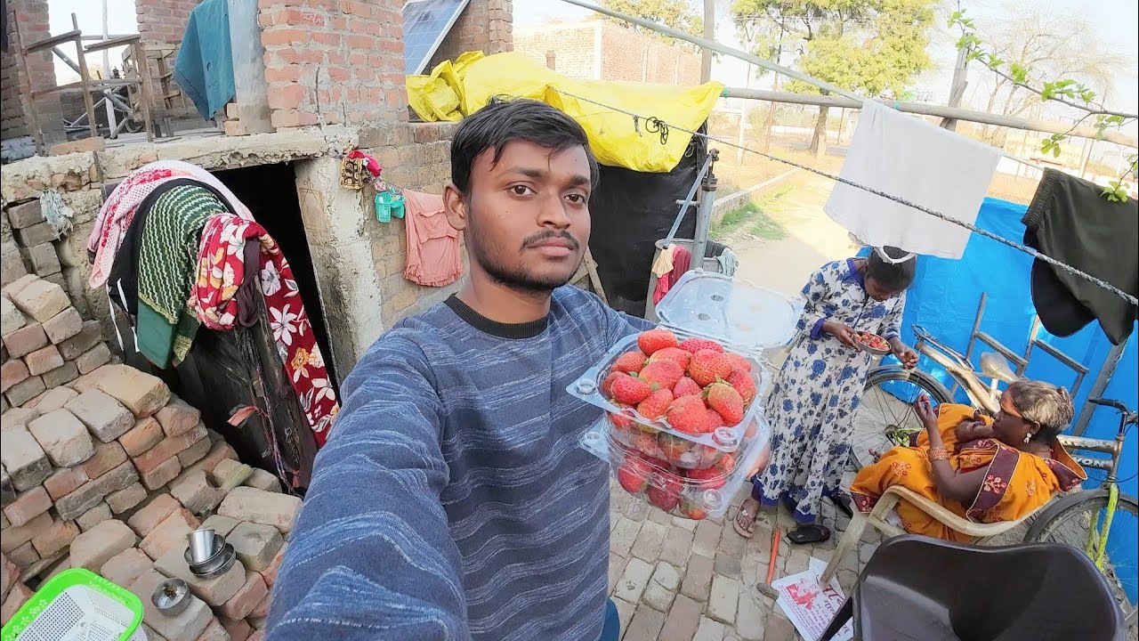 Aaj pehli Baar strawberry khaenge 🥰