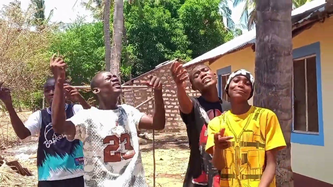 #sirya junior #Rudi nyumbani  :kijiko boy(official video clip)