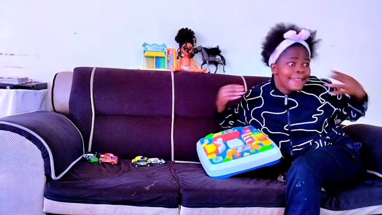 WHAT YOU CAN'T MISS IN AFRICAN HOME. 