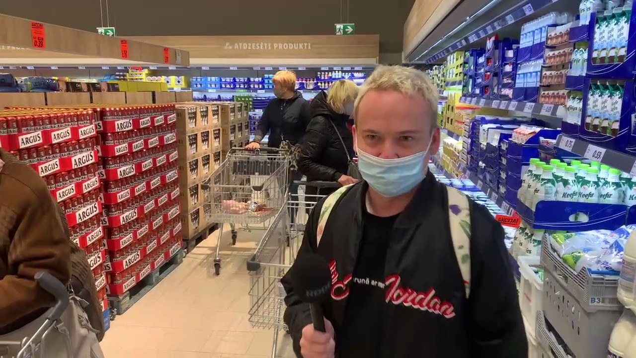 Latvijā atklāj 'Lidl' – Edgars Bāliņš ieskatās jaunatklātajā veikalā