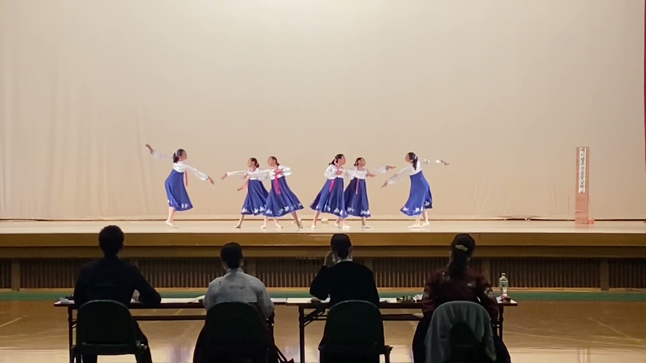 2021中央芸術競演大会 中級部舞踊部群舞　《사랑속에서~학교창립75돐을 맞으며~》