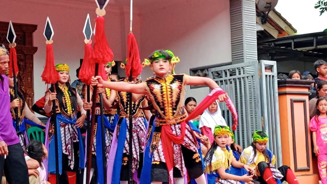 Tari tombak PAWIRA_WATANG Putrassmg 