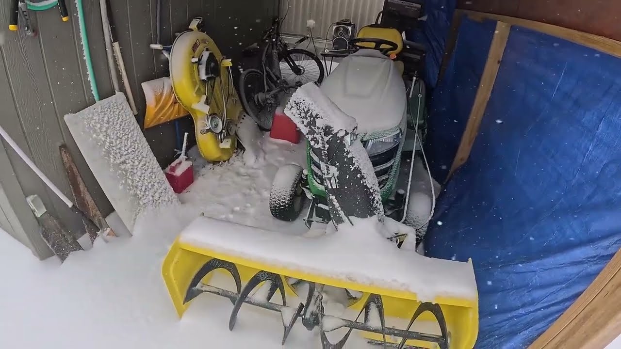 JOHN DEERE, TOUGH CONDITIONS.ICE/SNOW REMOVAL.   Lewiston MICHIGAN #johndeere #snowstorm #winter
