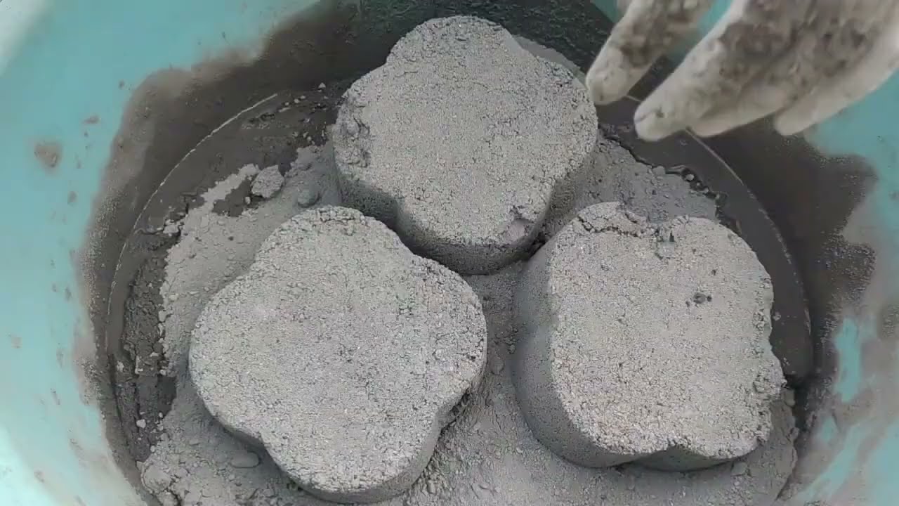 Asmr - Gritty dusty 🌪️ soft sand cement crumbling in water 💦#oddlysatisfying 