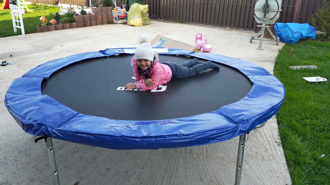 Montaj/instalare trambulina copii 244 centimetri video tutorial
