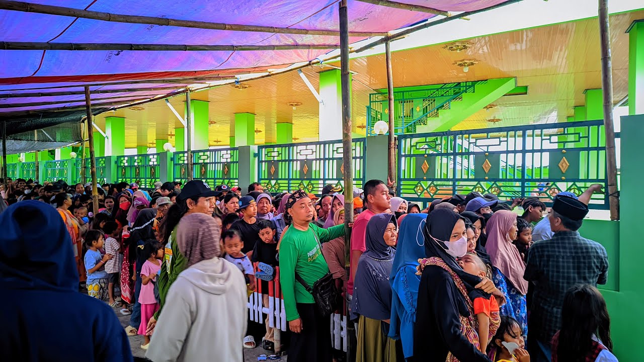 Antrian Takjil Gratis Hari ke-8 | Berbagi Berkah di Bulan Ramadhan