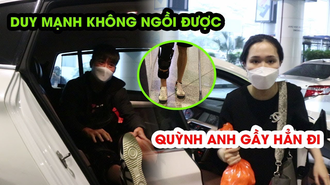 Duy Mạnh về nước trong vòng tay của gia đình sau ca mổ chấn thương dây chằng đầu gối